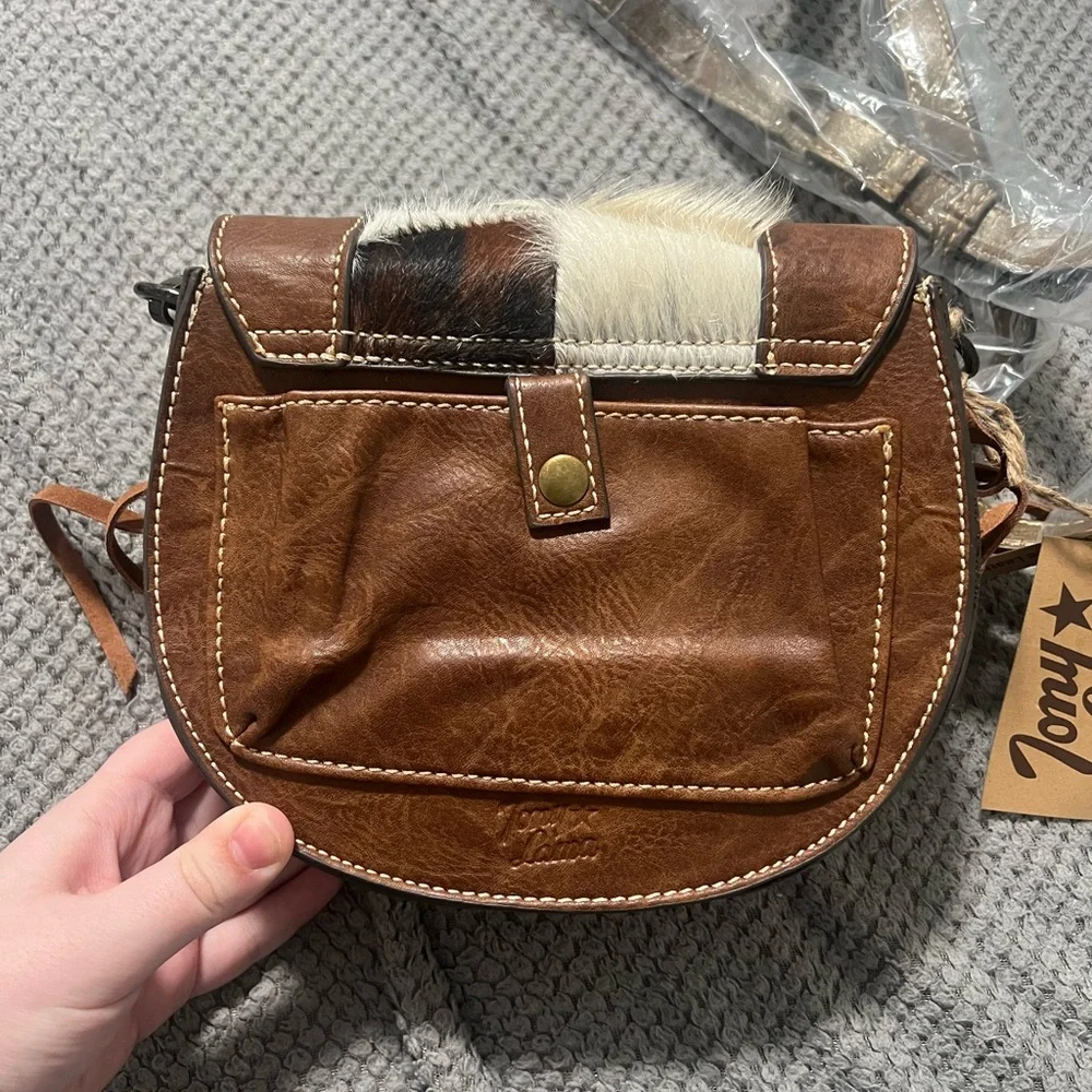 Tony Lama Brown and White Leather Crossbody Bag - Picture 2 of 4